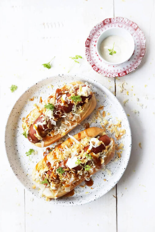 Hotdogs met zuurkool & mierikswortelsaus