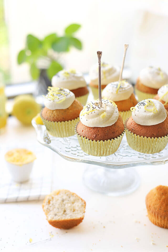 Lemoncurd cupcakes met citroen, ricotta & maanzaad kan je maken in een airfryer