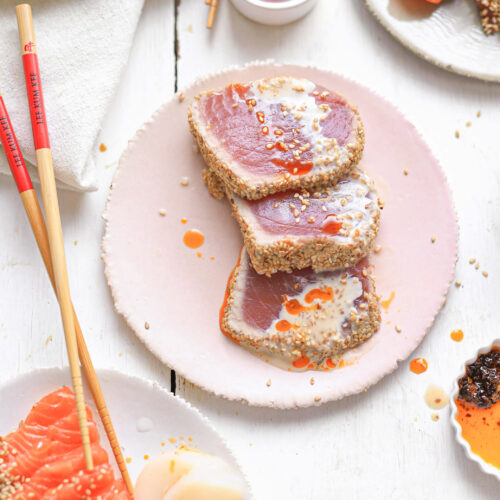 tonijn sashimi met sesamkorst en pittige olie